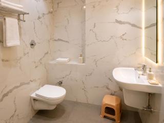 Hotel Vasant - Premium Hotel in Gajraula - All AC Rooms with Restaurant - Free Wi-fi & Parking - Banquet - 9