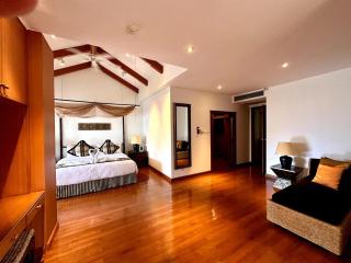 Laguna Cove Residences 4 Bedroom Villa - 3