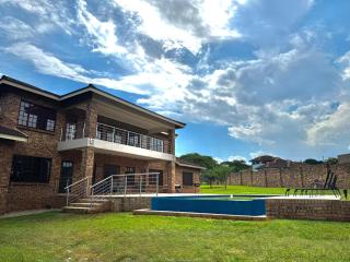 Avocado Grove Guest House - 3