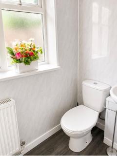 Double room in the city centre perfect for contractors and fb fans - 2
