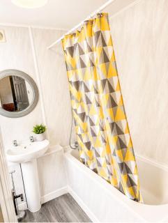 Cosy room in Wolverhampton perfect for contractors - 1