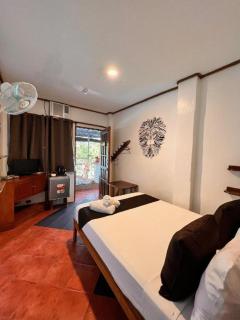 Harleys Pub and Hotel - 7