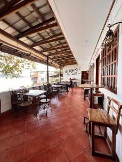 Harleys Pub and Hotel - 6