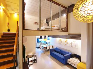 Club Ultima King Bed Loft Unit 100Mbps Wi-Fi -2507 - 0