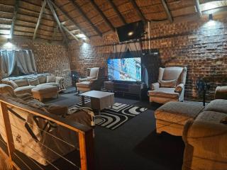 Hawks Nest, Luxury Bush Retreat Near Kruger - 9