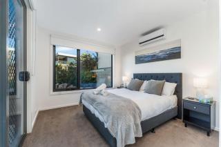Modern Torquay Living - 7