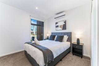 Modern Torquay Living - 6