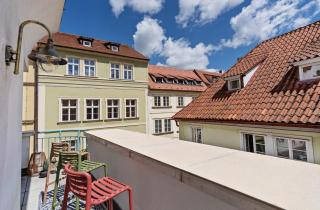 Elegant Lesser Town Apartment with Balcony & Free Parking by EasyBNB Premium - 4