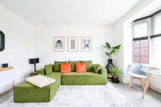 Apartment Sleeps 2 - Free Parking WiFi Garden - 0