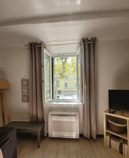 La Maison de Brigitte climatisée très bien placée tous commerces, en centre ville, Au choix 2 appartements 60 m2 pour 2 à 5 personnes ou studio 20 m2 pour 2 personnes max - 7