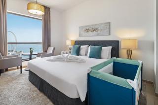 Luxurious 2BR with Panoramic Full Sea View on JBR Beach By Sunkised Holiday Homes - 9