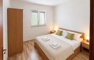 Stunning Apartment In Vrgorac With Outdoor Swimming Pool - 7