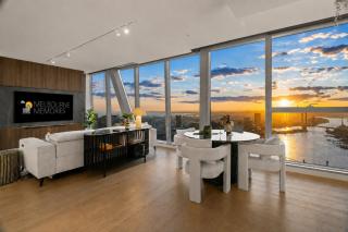 Executive City Retreat with Amazing Views and Parking - 9
