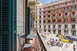 Elegant and Spacious Apartment Steps from Plaza Catalunya - Barcelona - 3