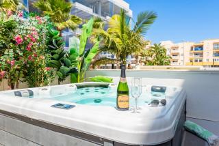 Luxurious Two Bed - 5