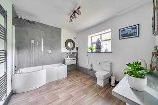 Stunning Matlock Bath Home - 1