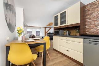 A Stylish Studio for Two in Historic Nikiszowiec by Noclegi Renters - 8