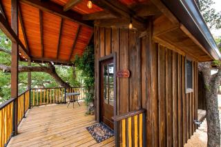 Treehouse in Waco, Texas for Romantic Glamping Escapes - 0