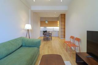 Spacious 2BR with balcony in Chughureti - Wehost - 0