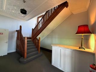 Thoroughbred Hotel - 4