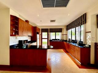 Laguna Cove Residences 4 Bedroom Villa - 8