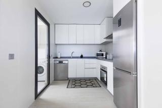 Estepona Sunsets - Modern 3-BR Beachside Apartment - 3