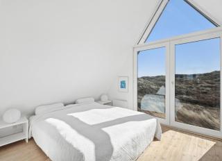Unique vacation home with ocean views close to the beach - 3