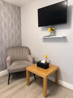 RS Prime Inn Birmingham - Premium Private Rooms & 2 Double Beds Apartment With Bathroom & Kitchen, Free Parking Near NEC, Airport, HS2 Birmingham - 7