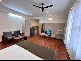 Chic studio premium near manyta BCIT - 0