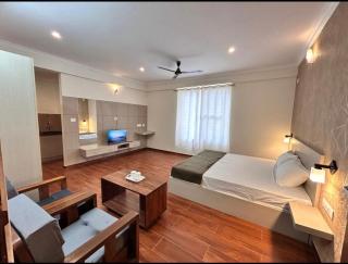 Chic studio premium near manyta BCIT - 1