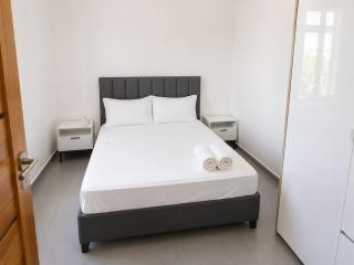 Luxury 3BR Retreat Rooftop Pool - 2