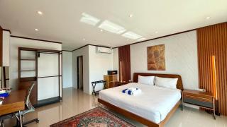 Time Out Beachfront Suites - 5