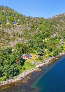 Cozy cabin by the waterfront, tranquility, nature, and fjords - 8