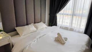 White Cozy Home for 6 Pax near IOI City Mall with Cuckoo Water & Free WiFi Netflix - 2