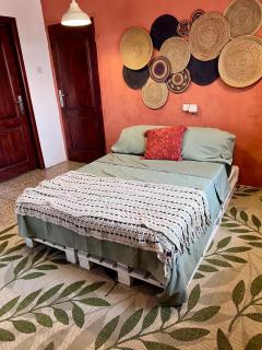 Boho terracotta Beach style Haven in Central Accra - 3