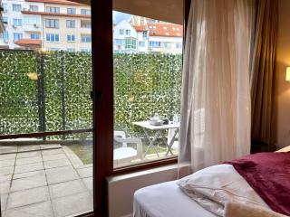 Cosher - Luxury Studio with Garden & Parking - 4