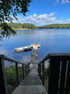 Hus nära sjö - 3