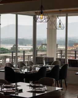 Luxury and Executive Bedrooms - Hotel - Mingora Swat - 4