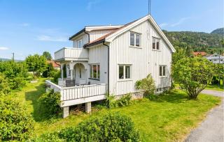 4 Bedroom Awesome Home In Byglandsfjord - 0
