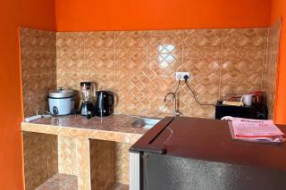 Cozy 1-Bedroom with Free Wi-Fi & In-Unit Laundry - 2