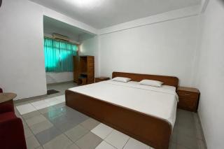 Hotel O near RS Awal Bros Sudirman formerly Flora Hotel - 7