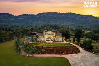 StayVista at The Grand Crest - Presidential Suite - 9