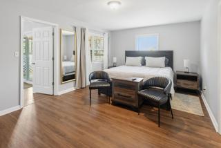 Spacious Retreat w Covered Patio and Fireplace - 0