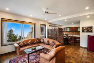 ELIVAAS Signature Hilltop Villa 3-BHK Villa with Terrace & Balconies near Mall road - 0