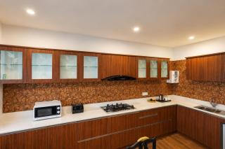 ELIVAAS Signature Hilltop Villa 3-BHK Villa with Terrace & Balconies near Mall road - 9
