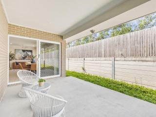 Stylish 4BR Family Retreat Peaceful and Convenient - 6