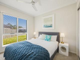 Stylish 4BR Family Retreat Peaceful and Convenient - 4