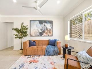 Stylish 4BR Family Retreat Peaceful and Convenient - 2