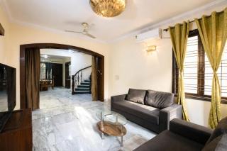 Mayfield Manor by RedOlive4BHK30min Airport - 3