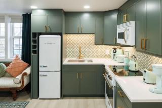 Green Gables Suite - Studio in Downtown - 6